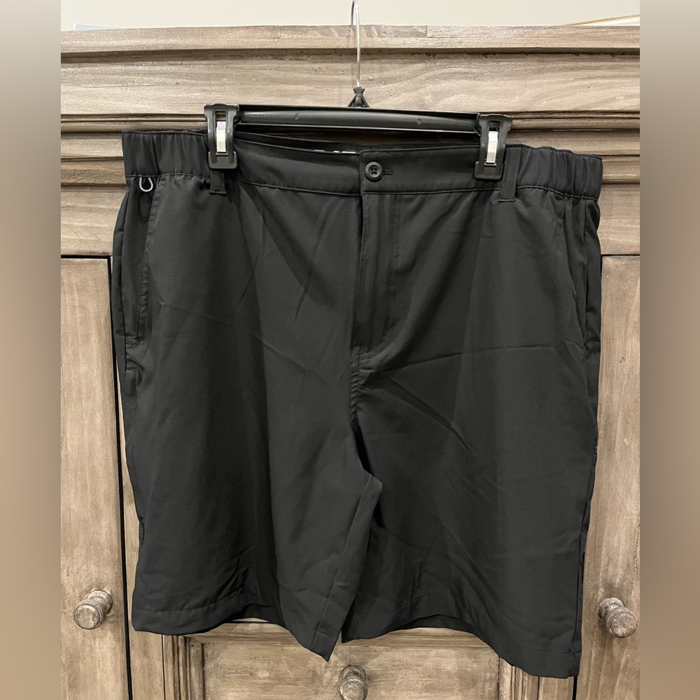 NWOT Men’s EDDIE BAUER Moisture Wicking Black Shorts (XL)